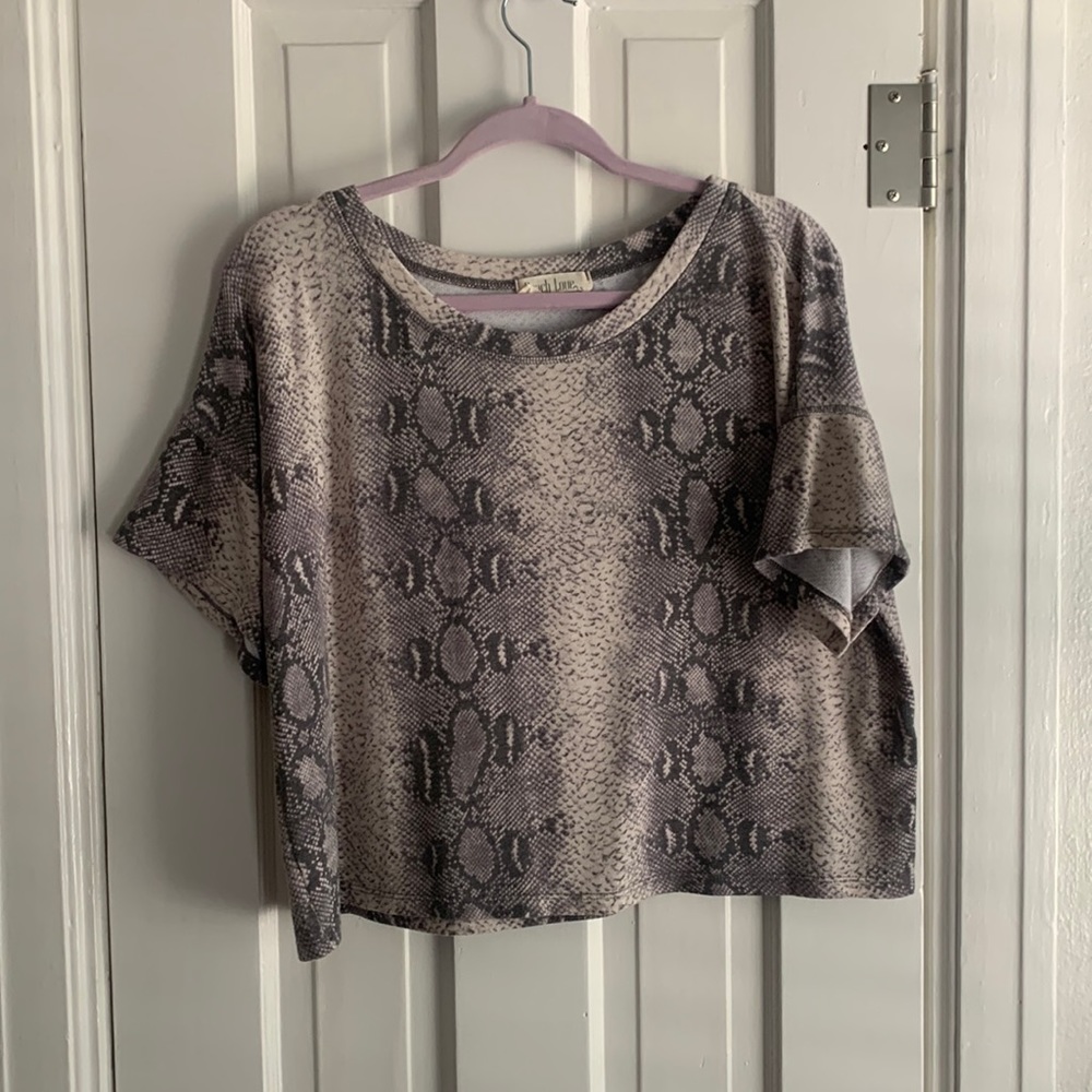 Snake print cropped tshirt